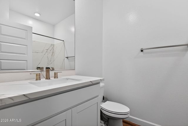 15476 W DESERT HOLLOW Drive, Surprise, AZ 85387