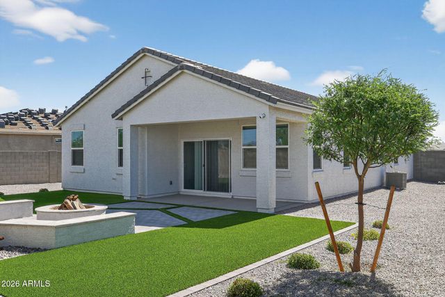 15476 W DESERT HOLLOW Drive, Surprise, AZ 85387