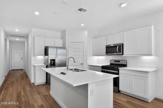 15476 W DESERT HOLLOW Drive, Surprise, AZ 85387