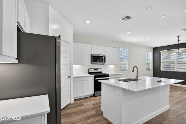 15476 W DESERT HOLLOW Drive, Surprise, AZ 85387