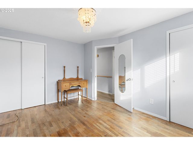 301 S EVEREST St, Newberg, OR 97132