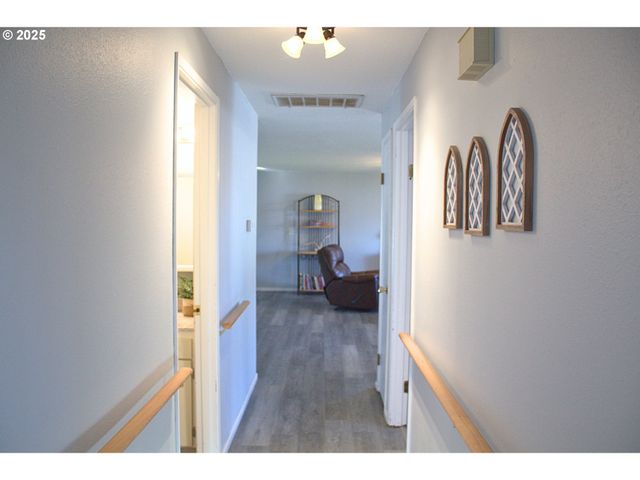 301 S EVEREST St, Newberg, OR 97132