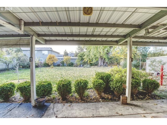 301 S EVEREST St, Newberg, OR 97132