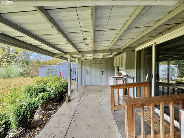 301 S EVEREST St, Newberg, OR 97132