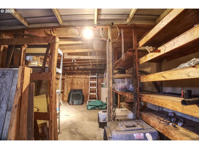 301 S EVEREST St, Newberg, OR 97132