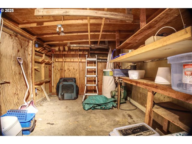 301 S EVEREST St, Newberg, OR 97132