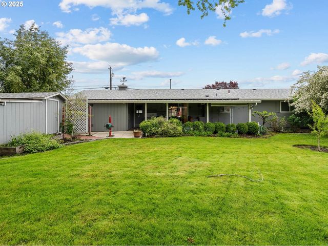 301 S EVEREST St, Newberg, OR 97132