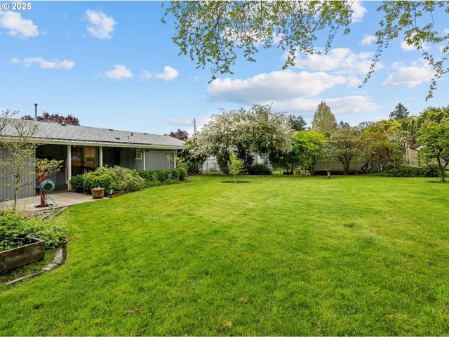 301 S EVEREST St, Newberg, OR 97132