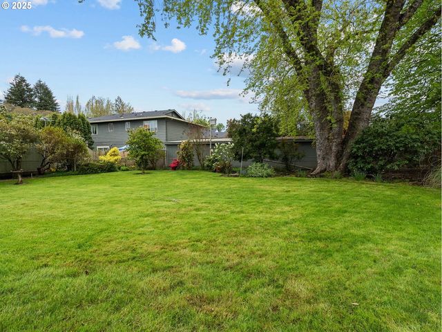 301 S EVEREST St, Newberg, OR 97132