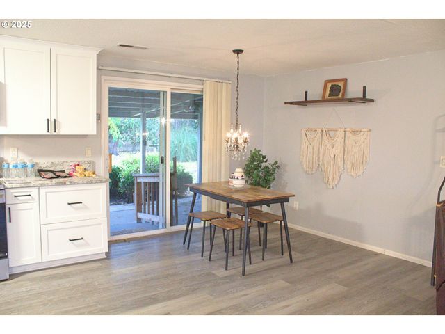 301 S EVEREST St, Newberg, OR 97132