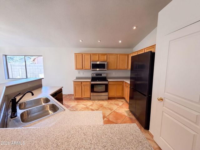 5166 W BRYCE Lane, Glendale, AZ 85301