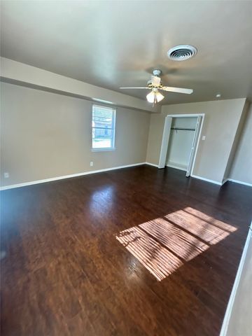 406 NW 5th Street, Hubbard, TX 76648