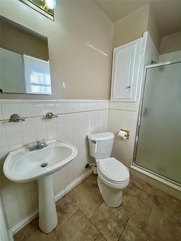 406 NW 5th Street, Hubbard, TX 76648