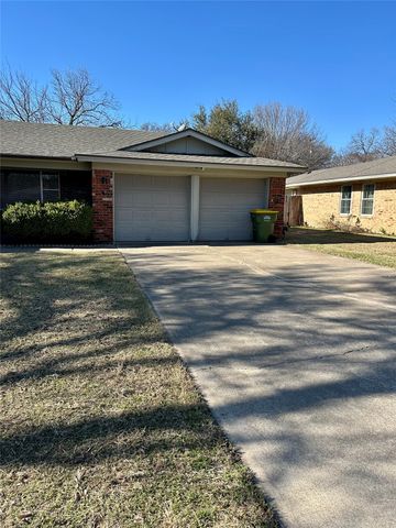 406 NW 5th Street, Hubbard, TX 76648