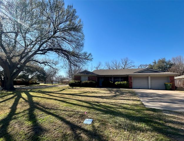 406 NW 5th Street, Hubbard, TX 76648