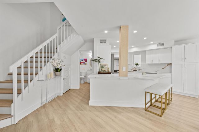 288 Seabreeze Circle, Jupiter, FL 33477