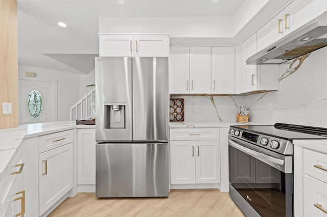 288 Seabreeze Circle, Jupiter, FL 33477