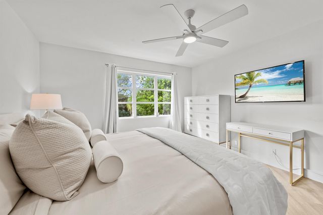 288 Seabreeze Circle, Jupiter, FL 33477