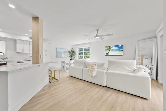 288 Seabreeze Circle, Jupiter, FL 33477