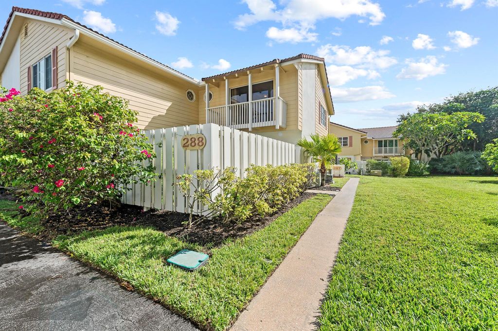 288 Seabreeze Circle, Jupiter, FL 33477