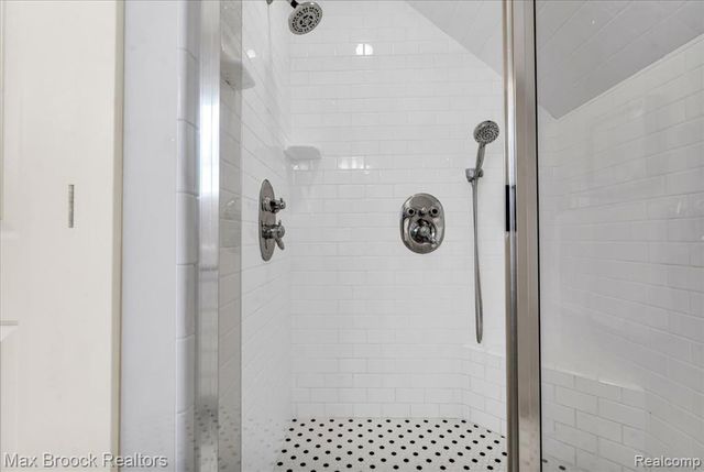 1080 Bennaville Avenue, Birmingham, MI 48009