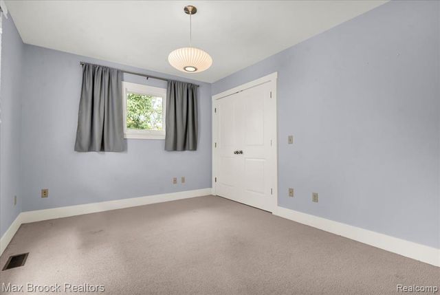 1080 Bennaville Avenue, Birmingham, MI 48009