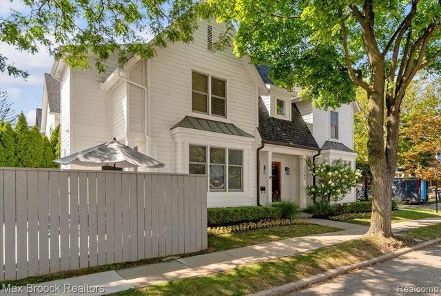 1080 Bennaville Avenue, Birmingham, MI 48009