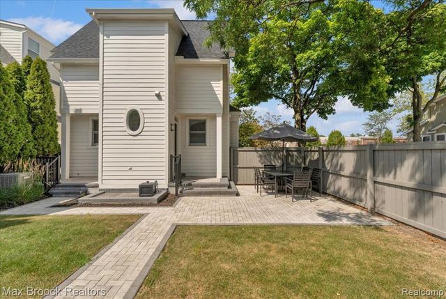 1080 Bennaville Avenue, Birmingham, MI 48009