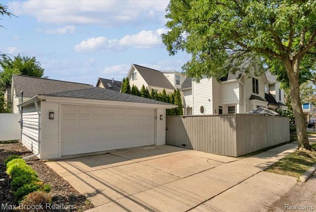 1080 Bennaville Avenue, Birmingham, MI 48009