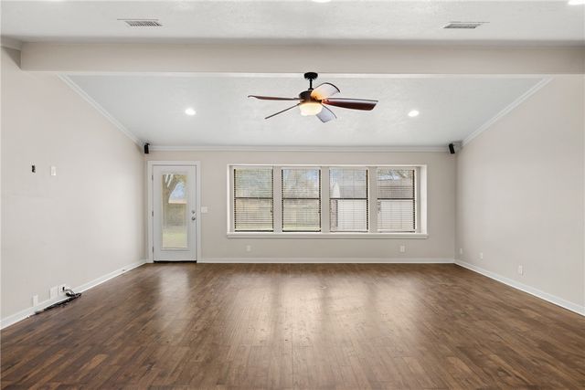 812 Woodson Drive, Caldwell, TX 77836