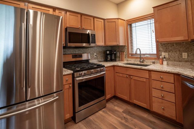 14785 W Wilbur DRIVE, New Berlin, WI 53151
