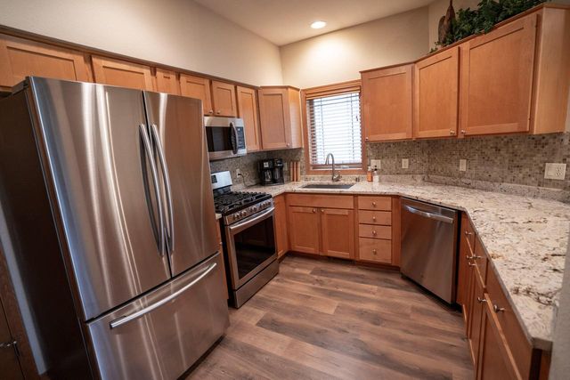 14785 W Wilbur DRIVE, New Berlin, WI 53151