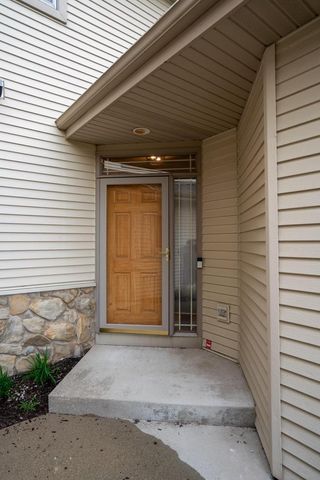 14785 W Wilbur DRIVE, New Berlin, WI 53151