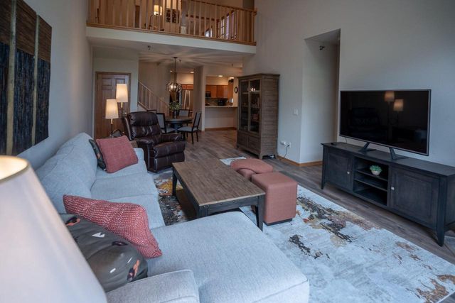 14785 W Wilbur DRIVE, New Berlin, WI 53151