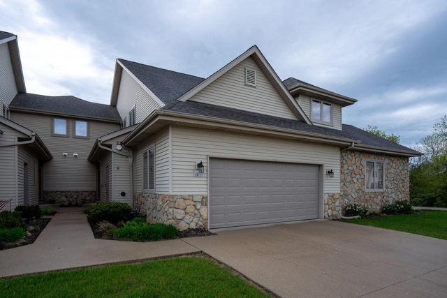 14785 W Wilbur DRIVE, New Berlin, WI 53151