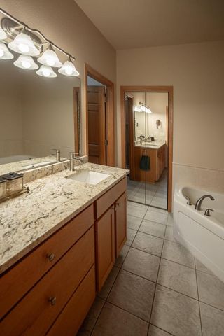 14785 W Wilbur DRIVE, New Berlin, WI 53151