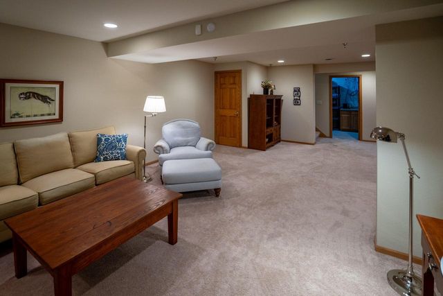 14785 W Wilbur DRIVE, New Berlin, WI 53151