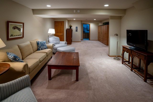 14785 W Wilbur DRIVE, New Berlin, WI 53151