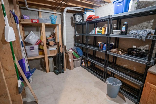 14785 W Wilbur DRIVE, New Berlin, WI 53151