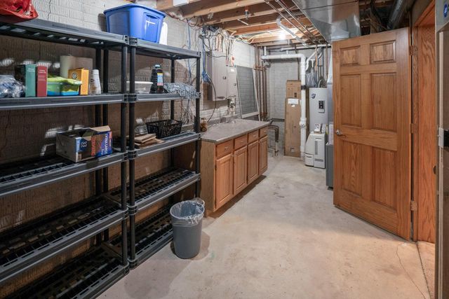 14785 W Wilbur DRIVE, New Berlin, WI 53151