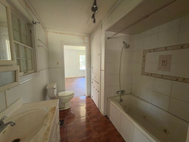 2309 Mayo Street, Commerce, TX 75428