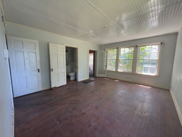 2309 Mayo Street, Commerce, TX 75428