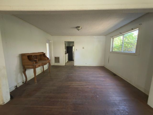 2309 Mayo Street, Commerce, TX 75428
