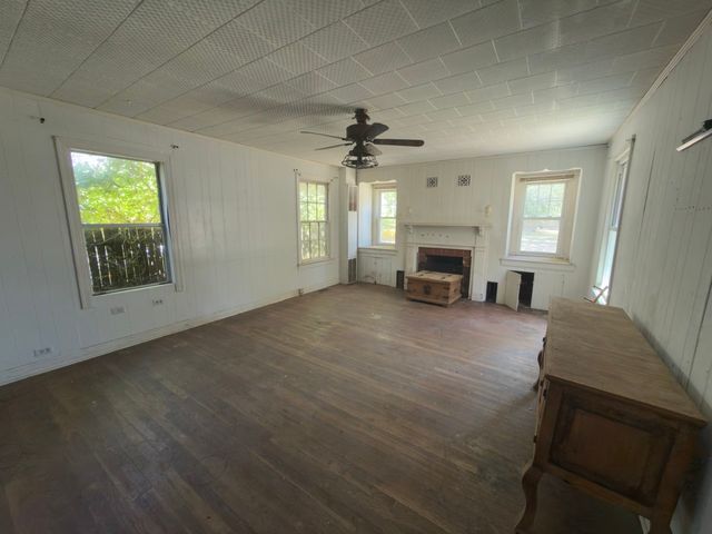 2309 Mayo Street, Commerce, TX 75428