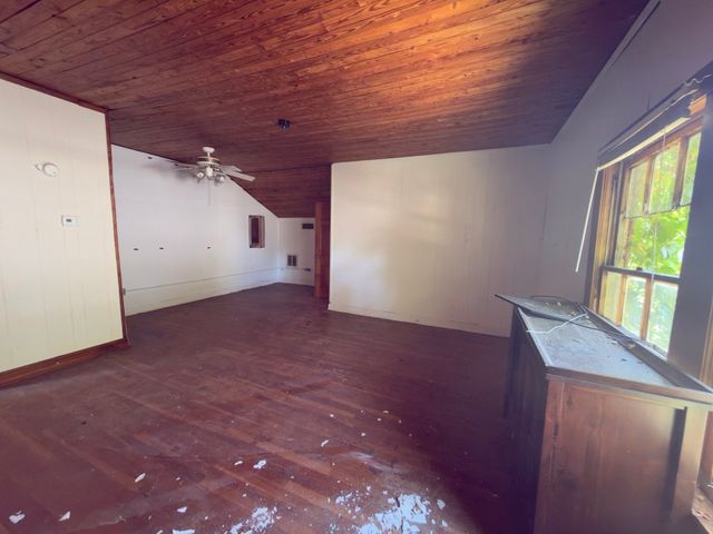 2309 Mayo Street, Commerce, TX 75428