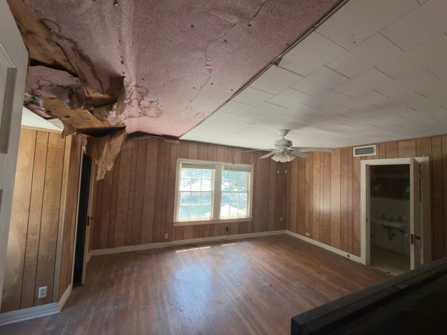 2309 Mayo Street, Commerce, TX 75428