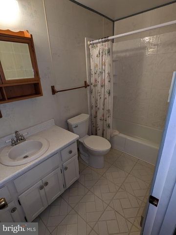 66 KELLER LN, Shermans Dale, PA 17090