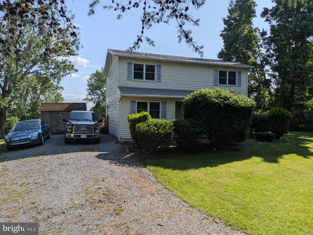 66 KELLER LN, Shermans Dale, PA 17090