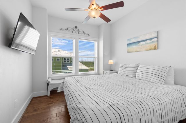 11706 Opihi, Galveston, TX 77554