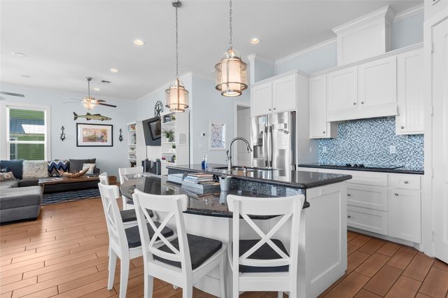 11706 Opihi, Galveston, TX 77554